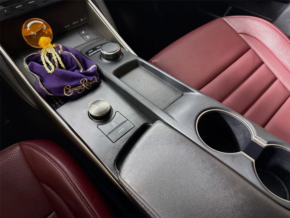 2018 Lexus IS 3rd Gen - Image 8 of 31