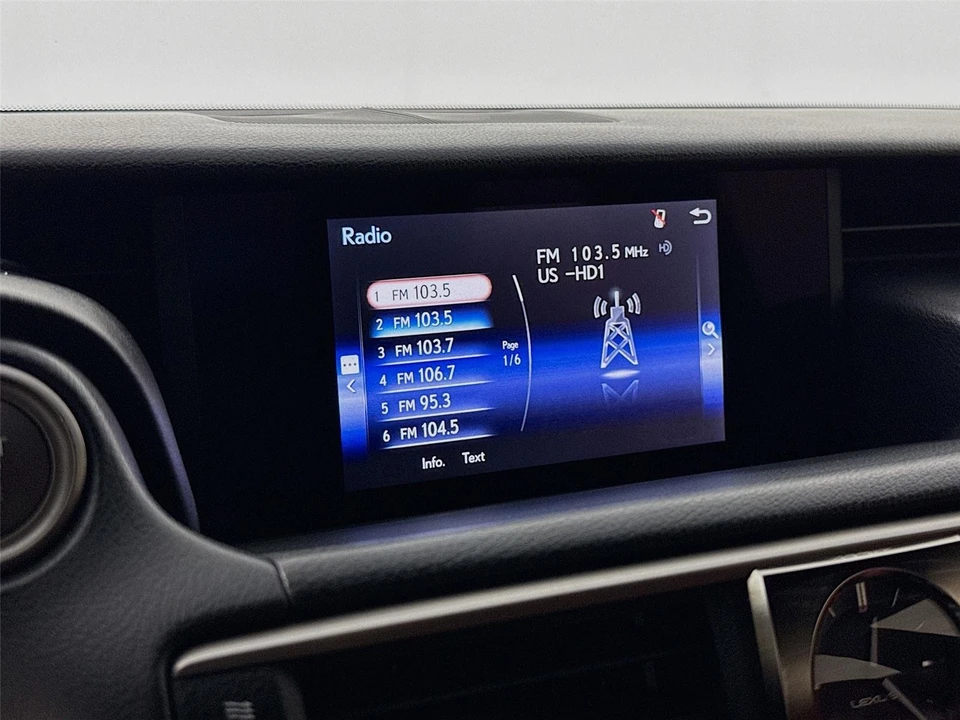 2018 Lexus IS 3rd Gen - Image 9 of 31
