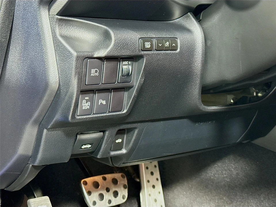 2018 Lexus IS 3rd Gen - Image 7 of 31