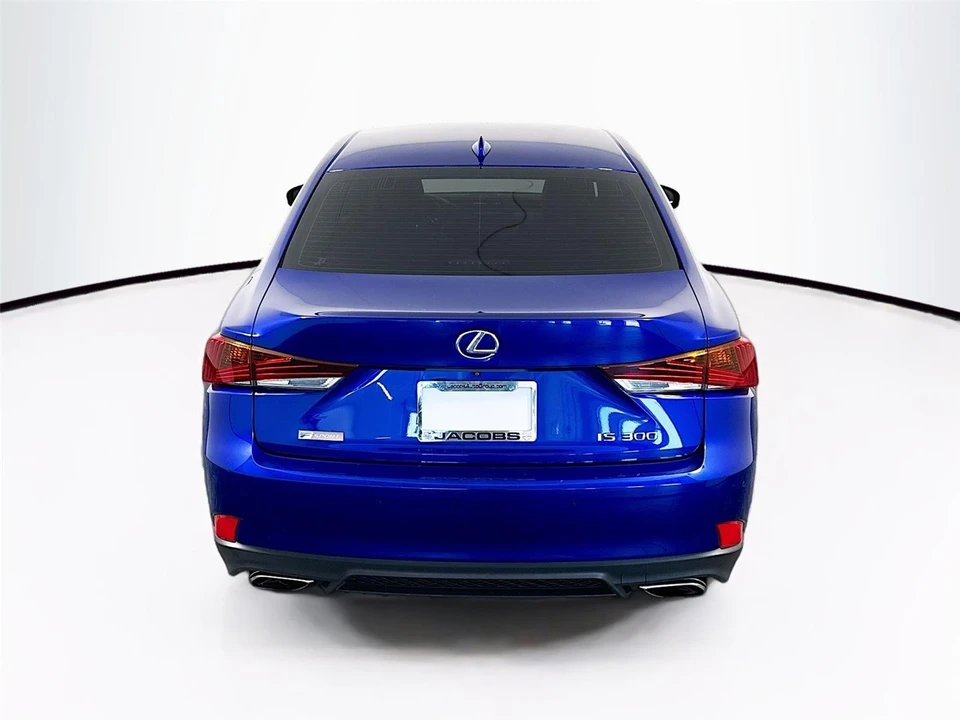 2018 Lexus IS 3rd Gen - Image 25 of 31