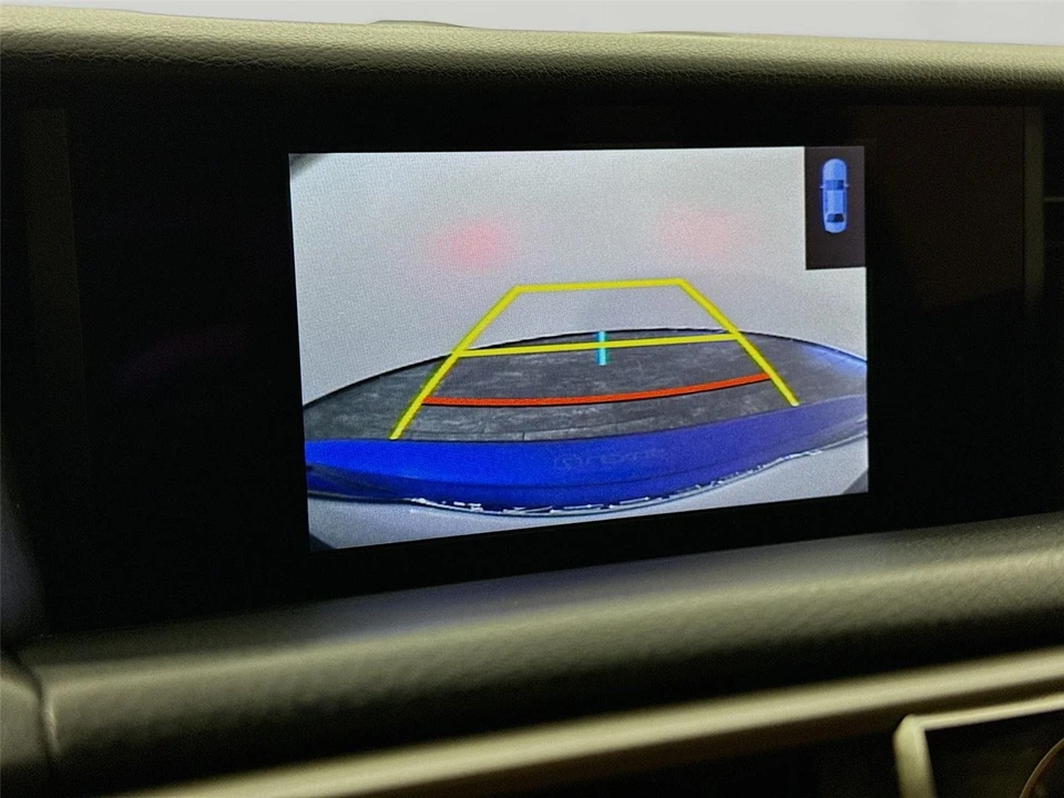 2018 Lexus IS 3rd Gen - Image 10 of 31