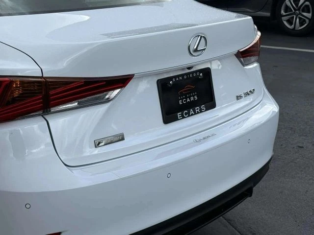 2018 Lexus IS 3rd Gen - Image 9 of 12