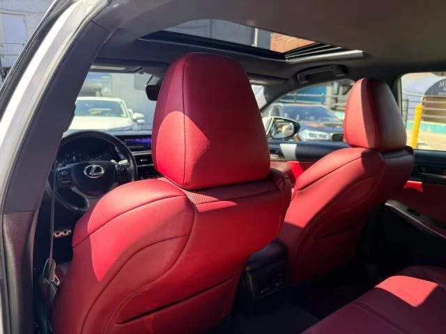 2018 Lexus IS 3rd Gen - Image 18 of 31