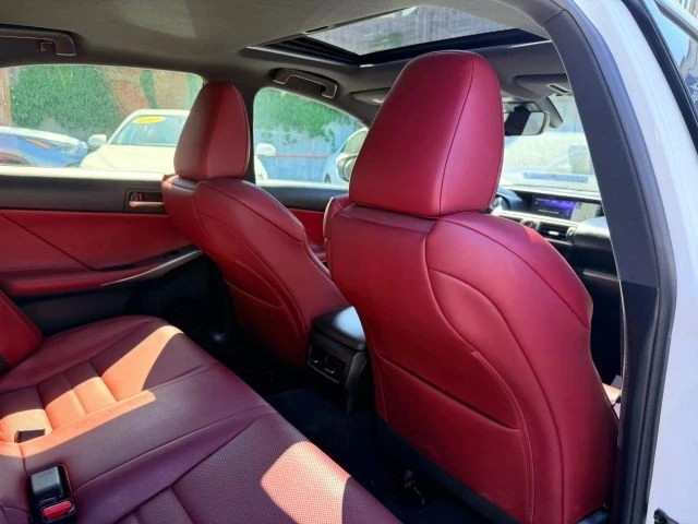 2018 Lexus IS 3rd Gen - Image 21 of 31