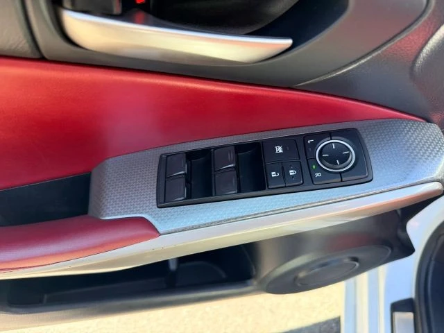 2018 Lexus IS 3rd Gen - Image 12 of 31