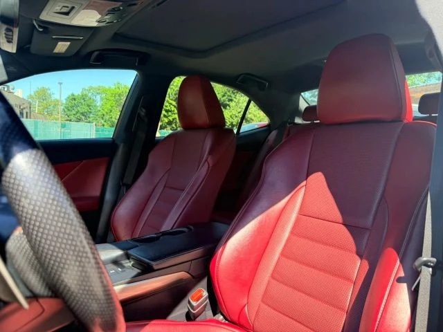 2018 Lexus IS 3rd Gen - Image 15 of 31