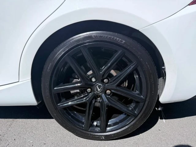 2018 Lexus IS 3rd Gen - Image 8 of 31