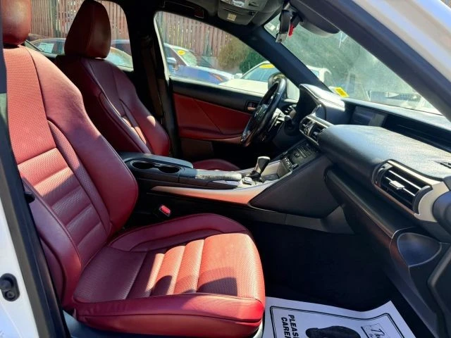 2018 Lexus IS 3rd Gen - Image 23 of 31