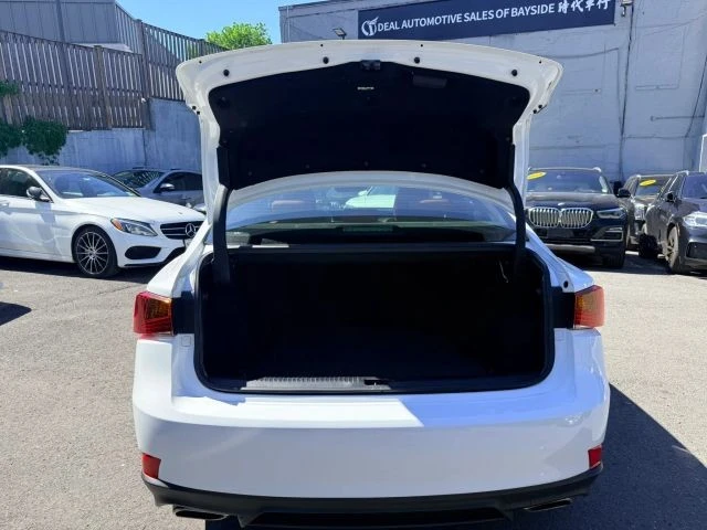 2018 Lexus IS 3rd Gen - Image 26 of 31