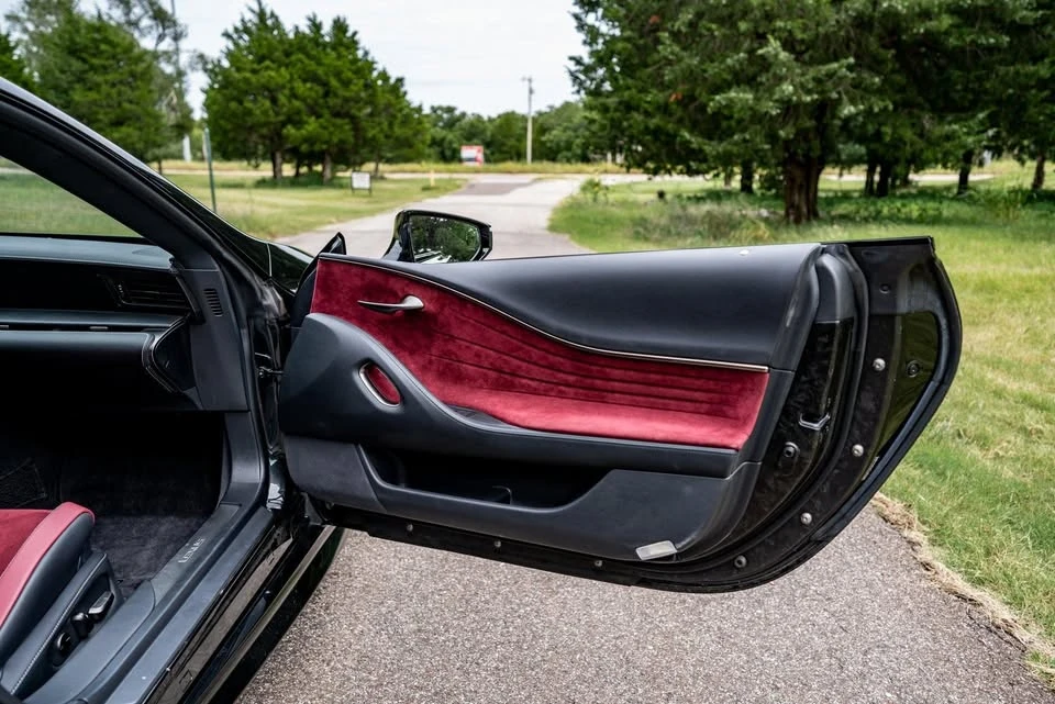 2018 Lexus LC - Image 11 of 17