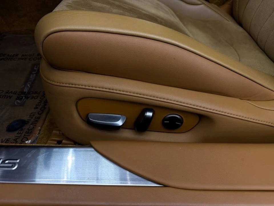2018 Lexus LC - Image 17 of 20