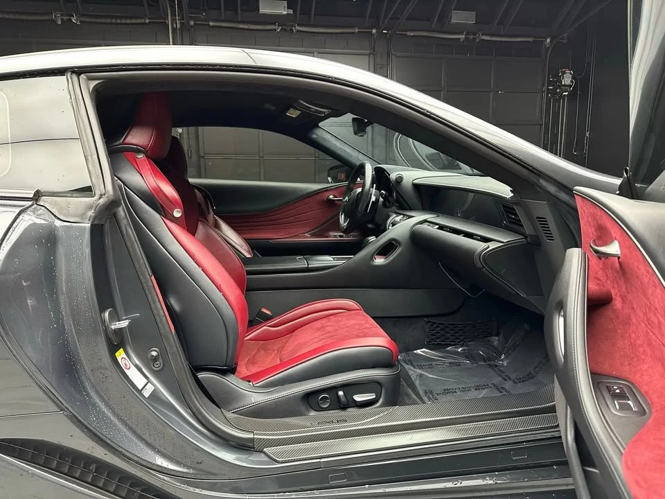2018 Lexus LC - Image 12 of 20
