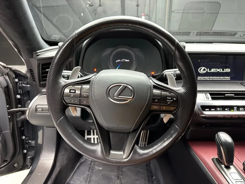 2018 Lexus LC - Image 14 of 20
