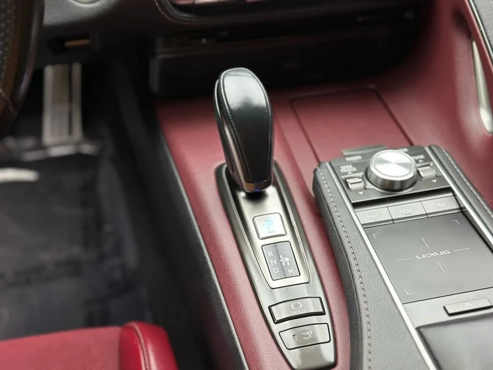 2018 Lexus LC - Image 17 of 20