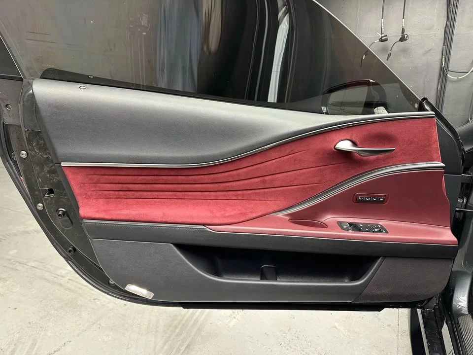 2018 Lexus LC - Image 18 of 20