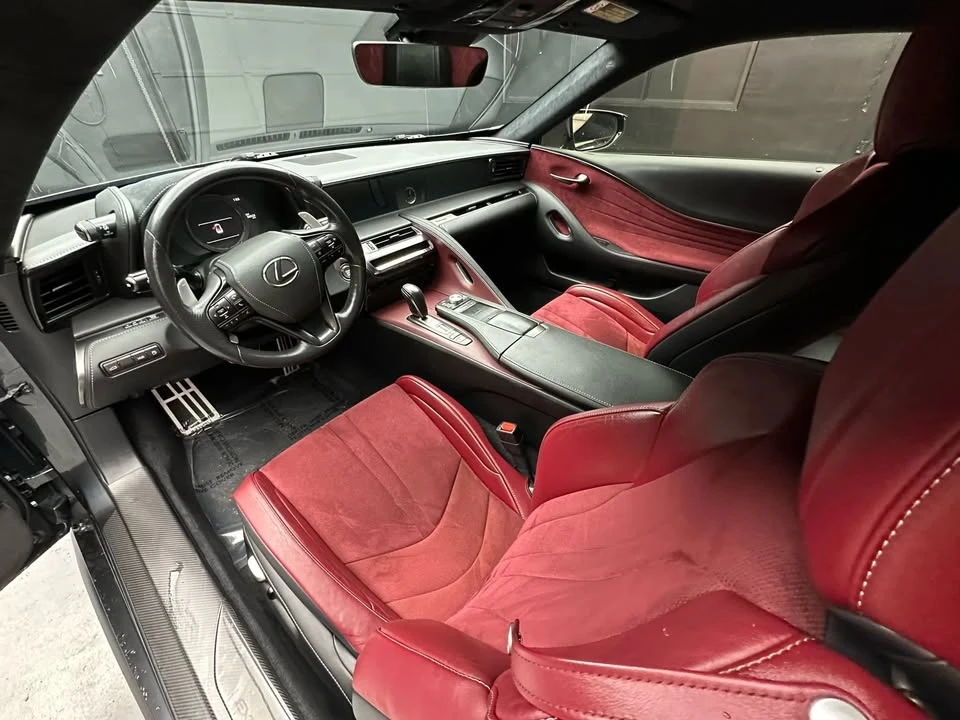 2018 Lexus LC - Image 9 of 20