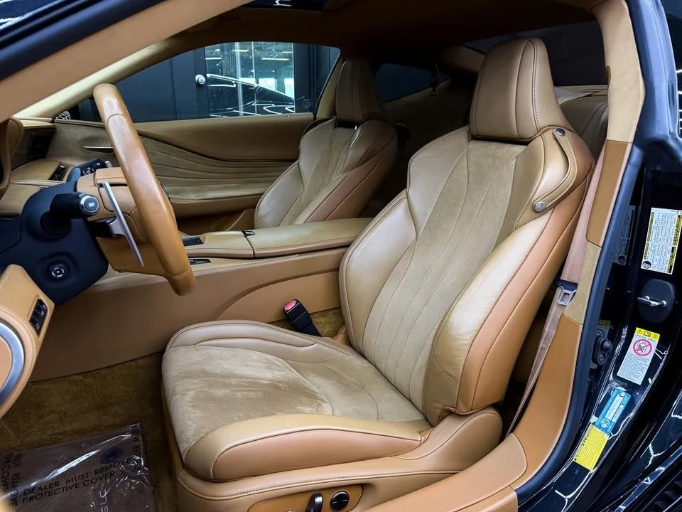 2018 Lexus LC - Image 15 of 19
