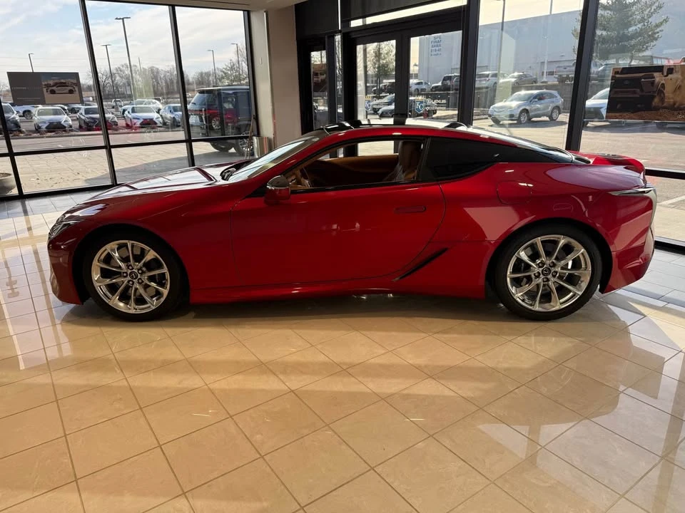 2018 Lexus LC - Image 8 of 11