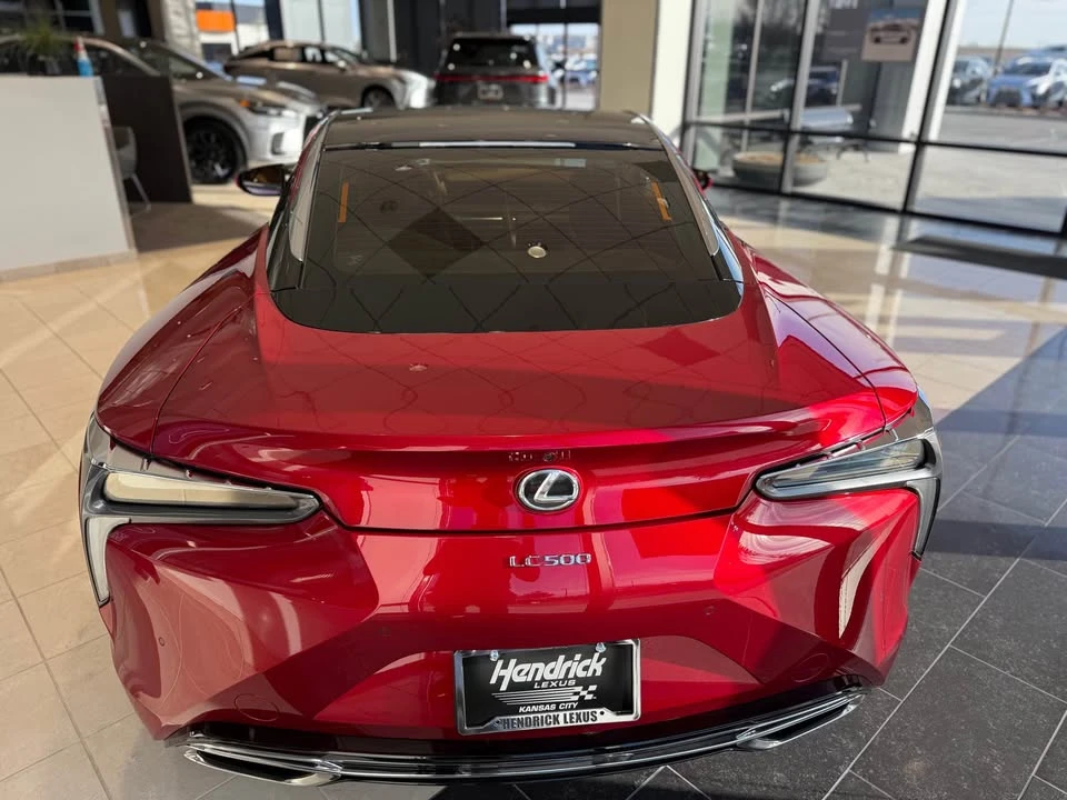 2018 Lexus LC - Image 10 of 11