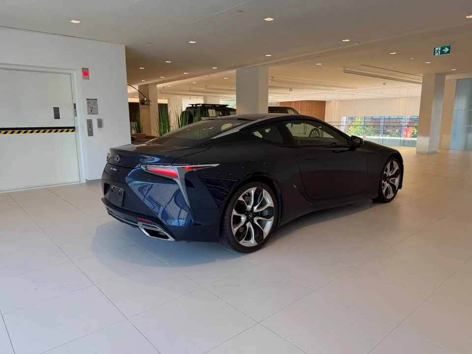 2018 Lexus LC - Image 4 of 16