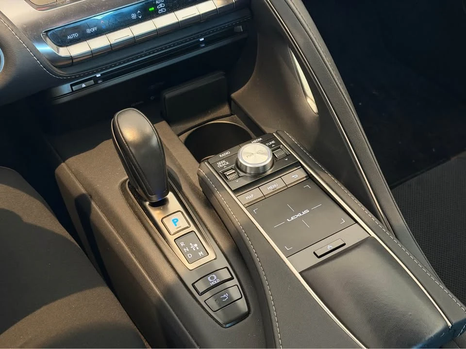 2018 Lexus LC - Image 14 of 16