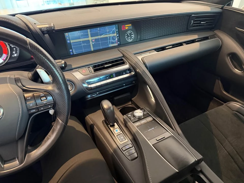 2018 Lexus LC - Image 13 of 16