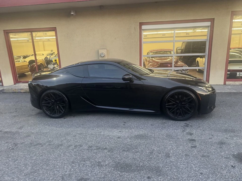 2018 Lexus LC - Image 12 of 24