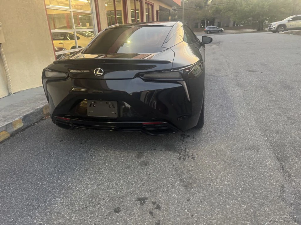 2018 Lexus LC - Image 17 of 24