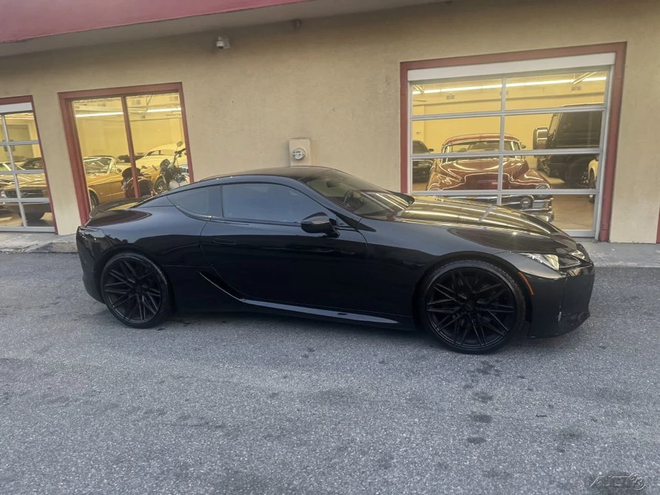 2018 Lexus LC - Image 11 of 24
