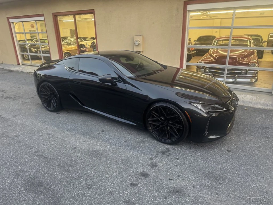 2018 Lexus LC - Image 9 of 24