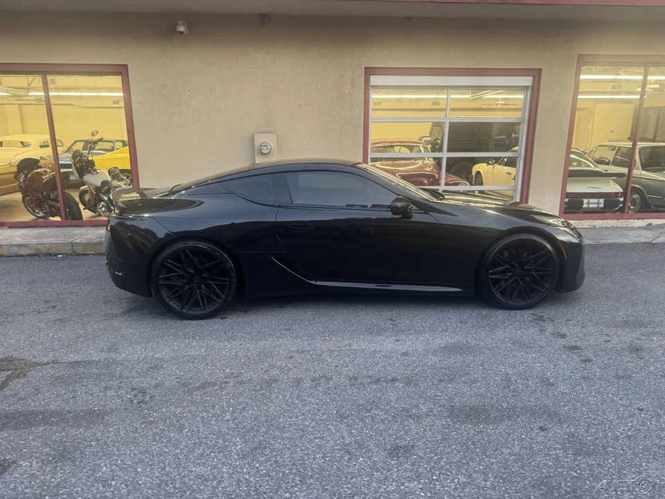 2018 Lexus LC - Image 14 of 24