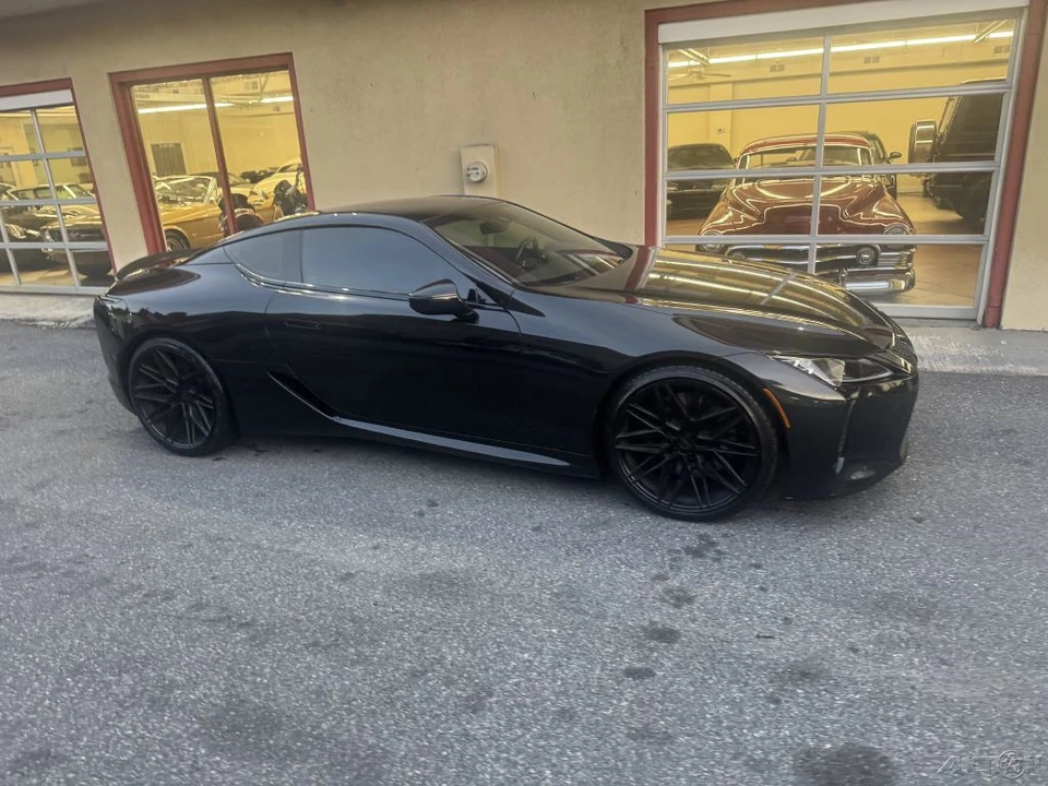 2018 Lexus LC - Image 10 of 24