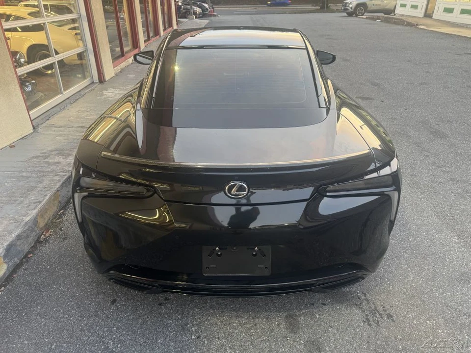 2018 Lexus LC - Image 20 of 24