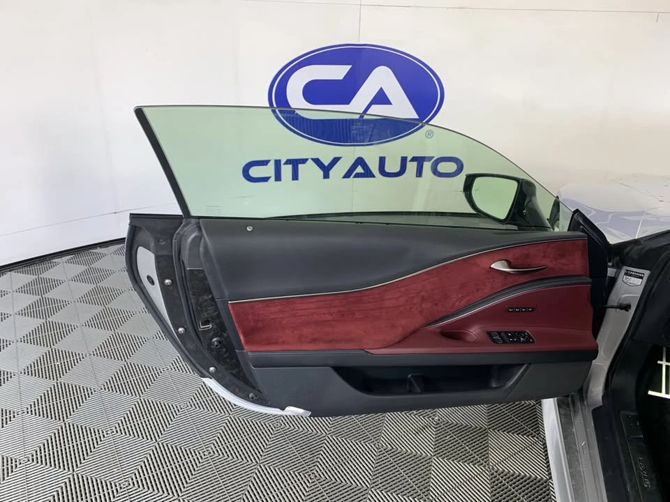 2018 Lexus LC - Image 14 of 20