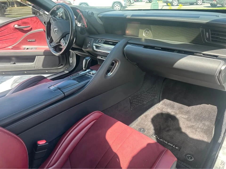 2018 Lexus LC - Image 4 of 10
