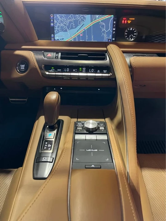 2018 Lexus LC - Image 8 of 20