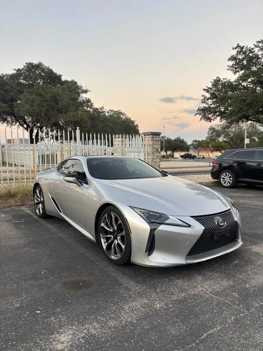 2018 Lexus LC - Image 2 of 6