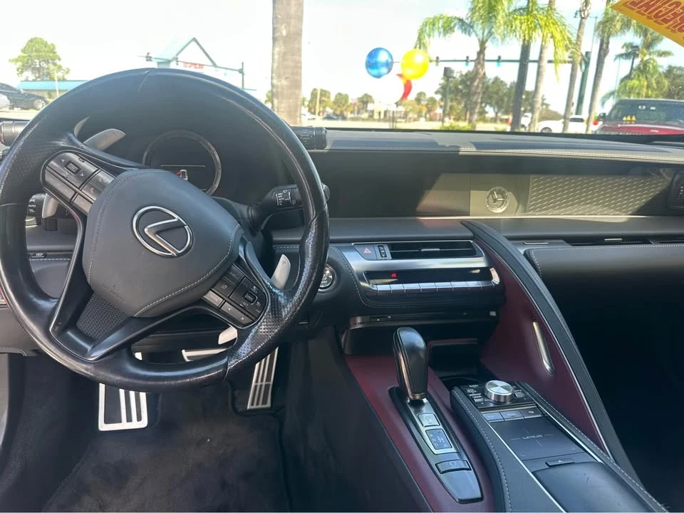 2018 Lexus LC - Image 8 of 10