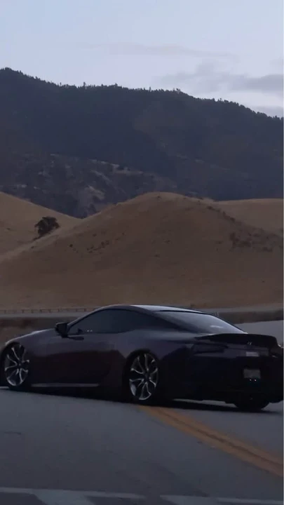 2018 Lexus LC - Image 5 of 12