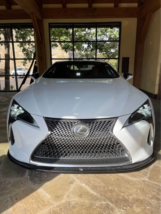 2018 Lexus LC - Image 9 of 10