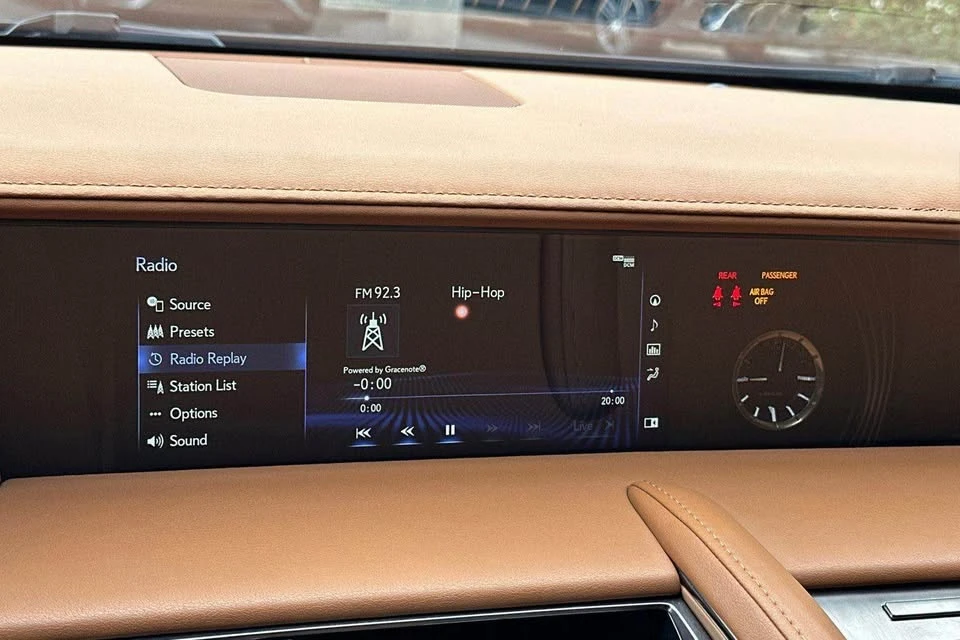 2018 Lexus LC - Image 7 of 11