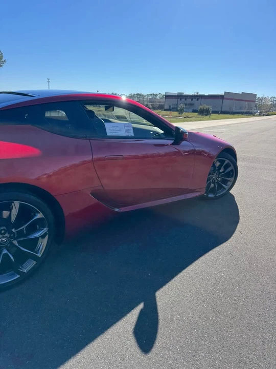 2018 Lexus LC - Image 9 of 12
