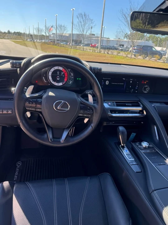 2018 Lexus LC - Image 10 of 12