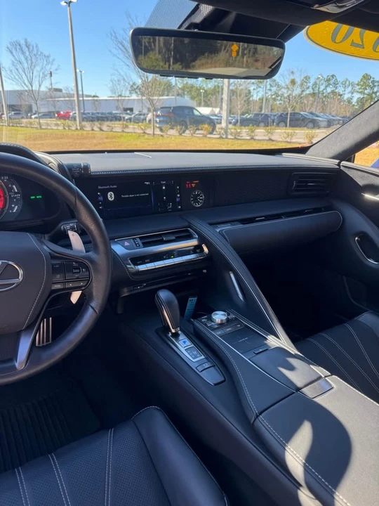 2018 Lexus LC - Image 11 of 12