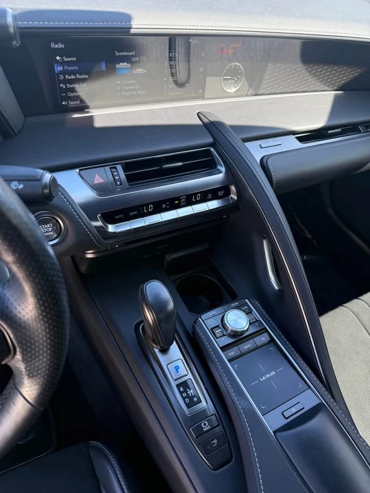 2018 Lexus LC - Image 11 of 12