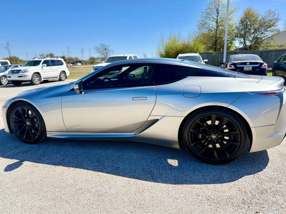 2018 Lexus LC - Image 8 of 12