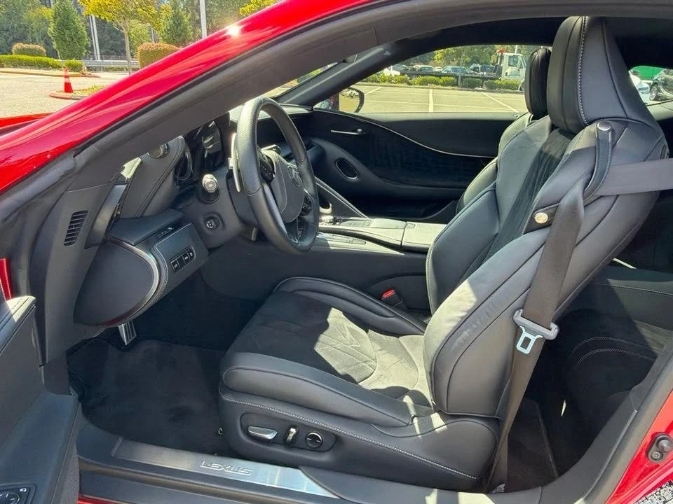2018 Lexus LC - Image 6 of 7