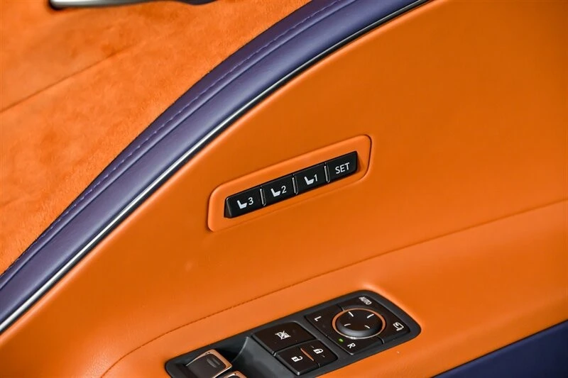 2018 Lexus LC - Image 19 of 21