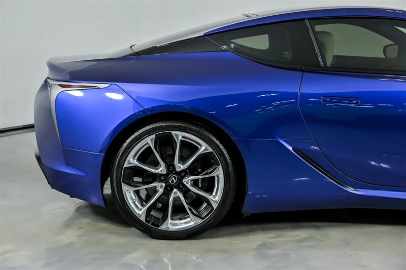 2018 Lexus LC - Image 13 of 21