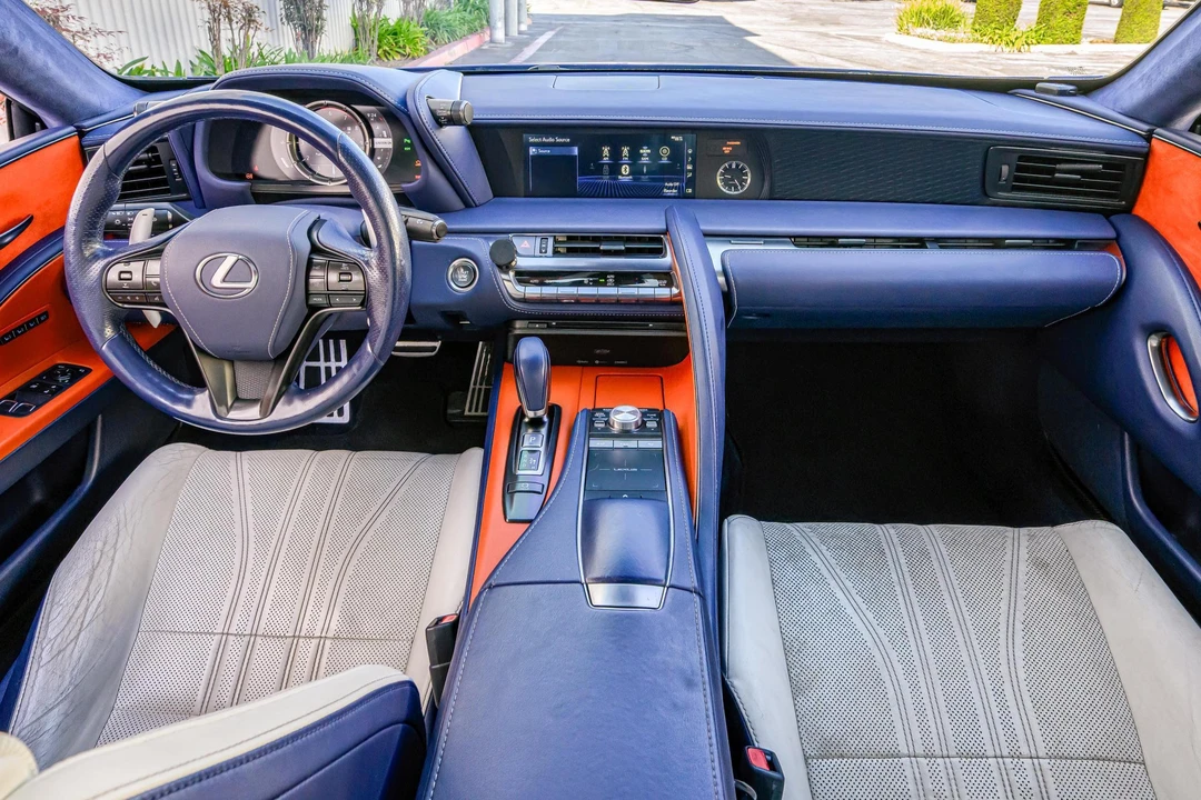 2018 Lexus LC - Image 23 of 31